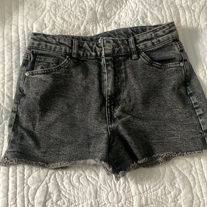 Black wash short jeans